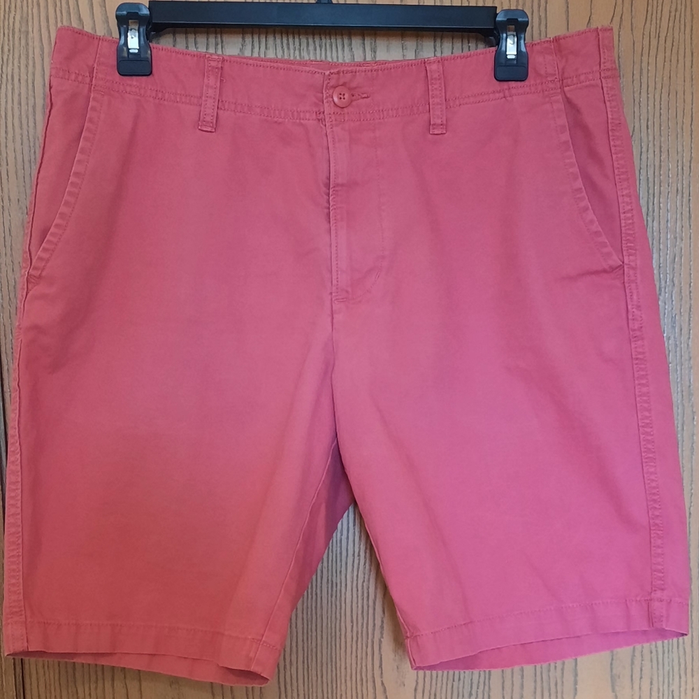 Old Navy Mens Salmon Shorts Size 38